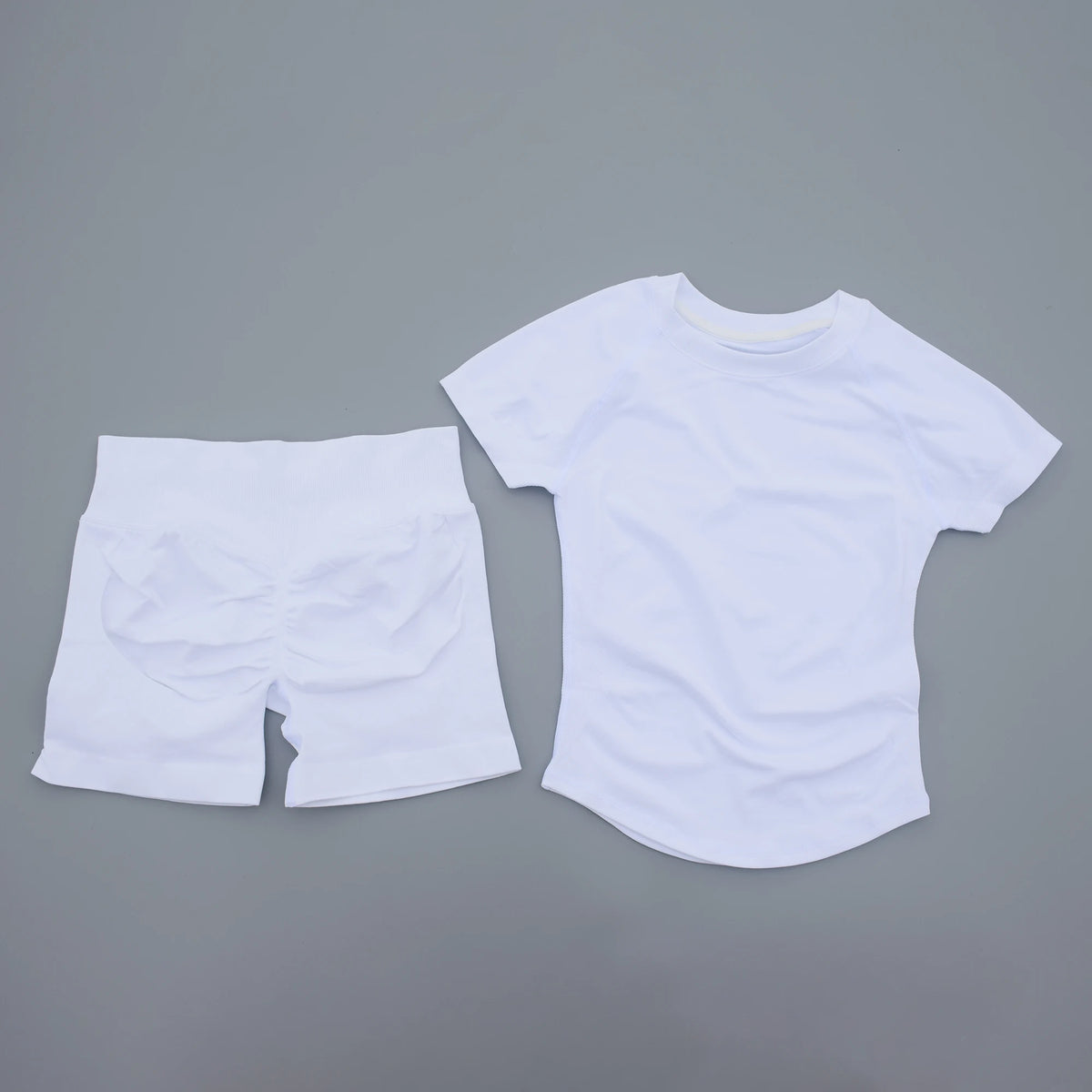 SWEAT UNDFYNE 2 Pieces Sports Sets Short Sleeve Seamless Yoga Top Fitness Set Women Workout Running Sports Shorts Gym Suit