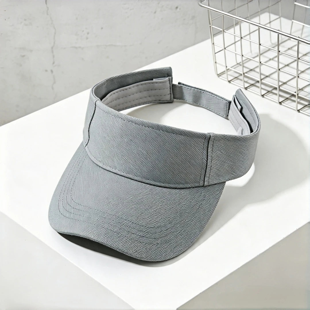 Solid-color brimless sun hat with adjustable snap fasteners. Sporty sun hat suitable for both men and women. Lightweight basebal