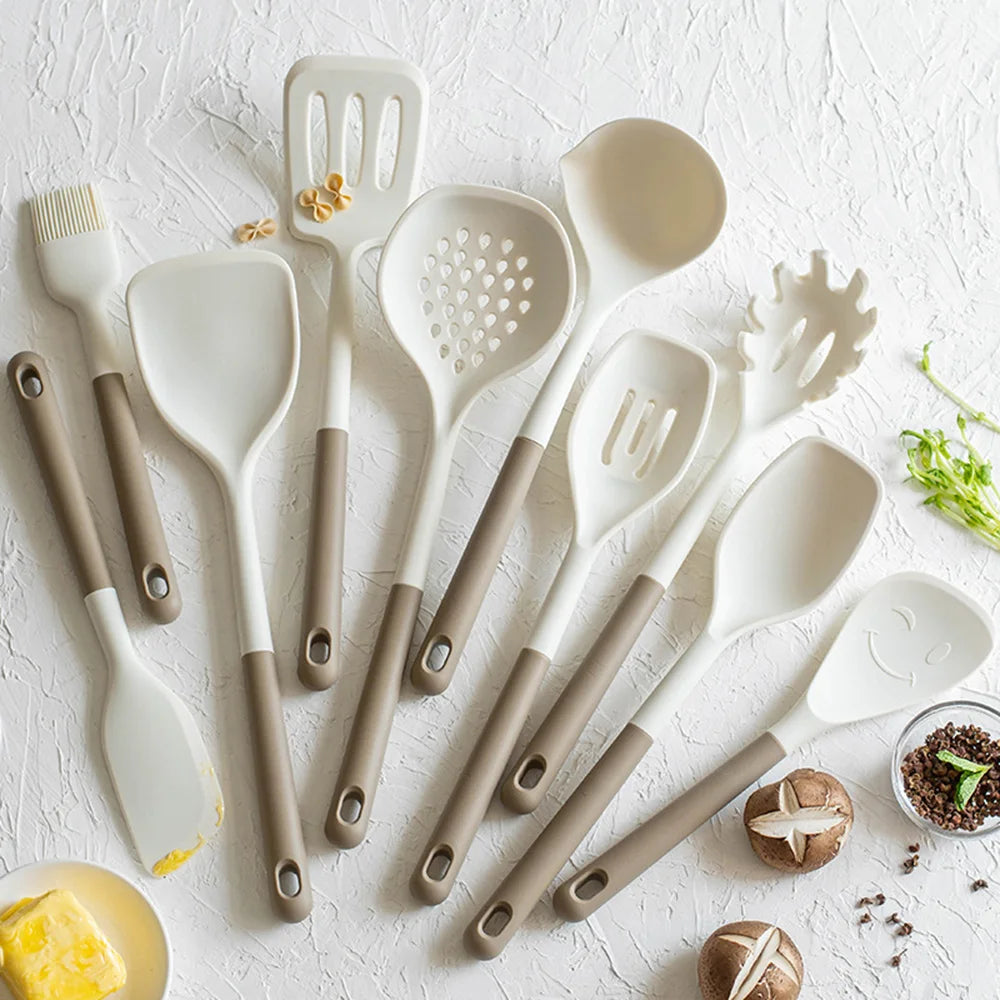 New 4/5/6/7/10Pcs Silicone Kitchen Utensils Spatula Shovel Soup Spoon Cooking Tool Non-Stick Silicone Handle Kitchen Gadgets