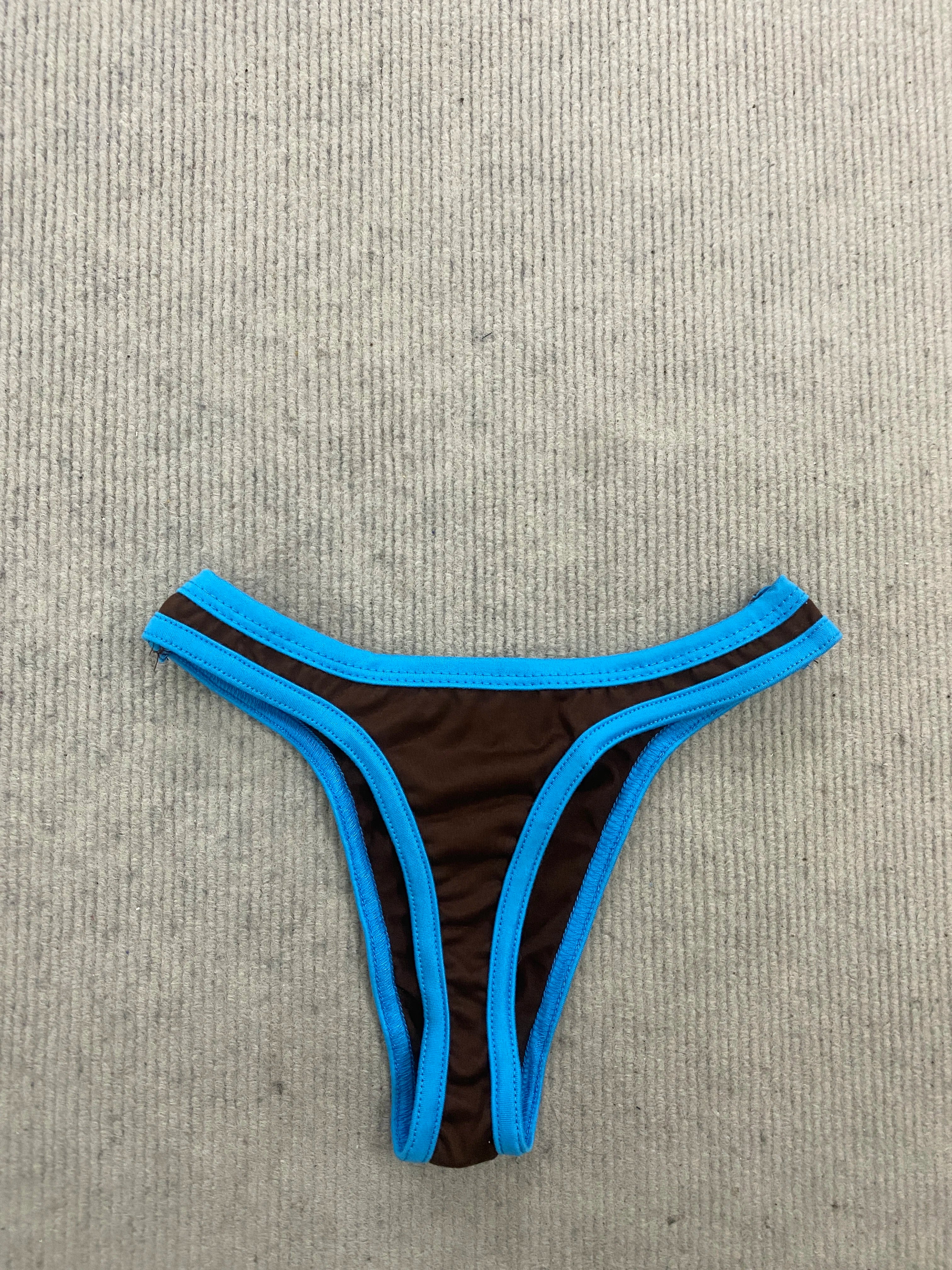 Summer 2026 Neck-Tied Triangle Cup Bikini American Retro Minimalist Sexy Spice Girl Style Printed Swimsuit for Women