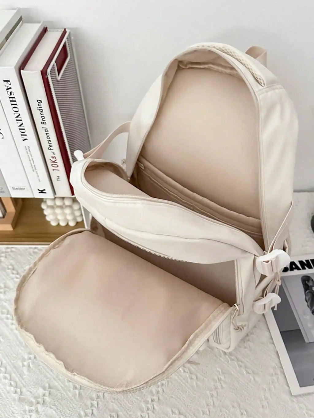 Fashionable and Casual Lightweight Nylon Backpack Large Capacity Multi Compartment Student Bag Travel Bag Suitable for Daily Use