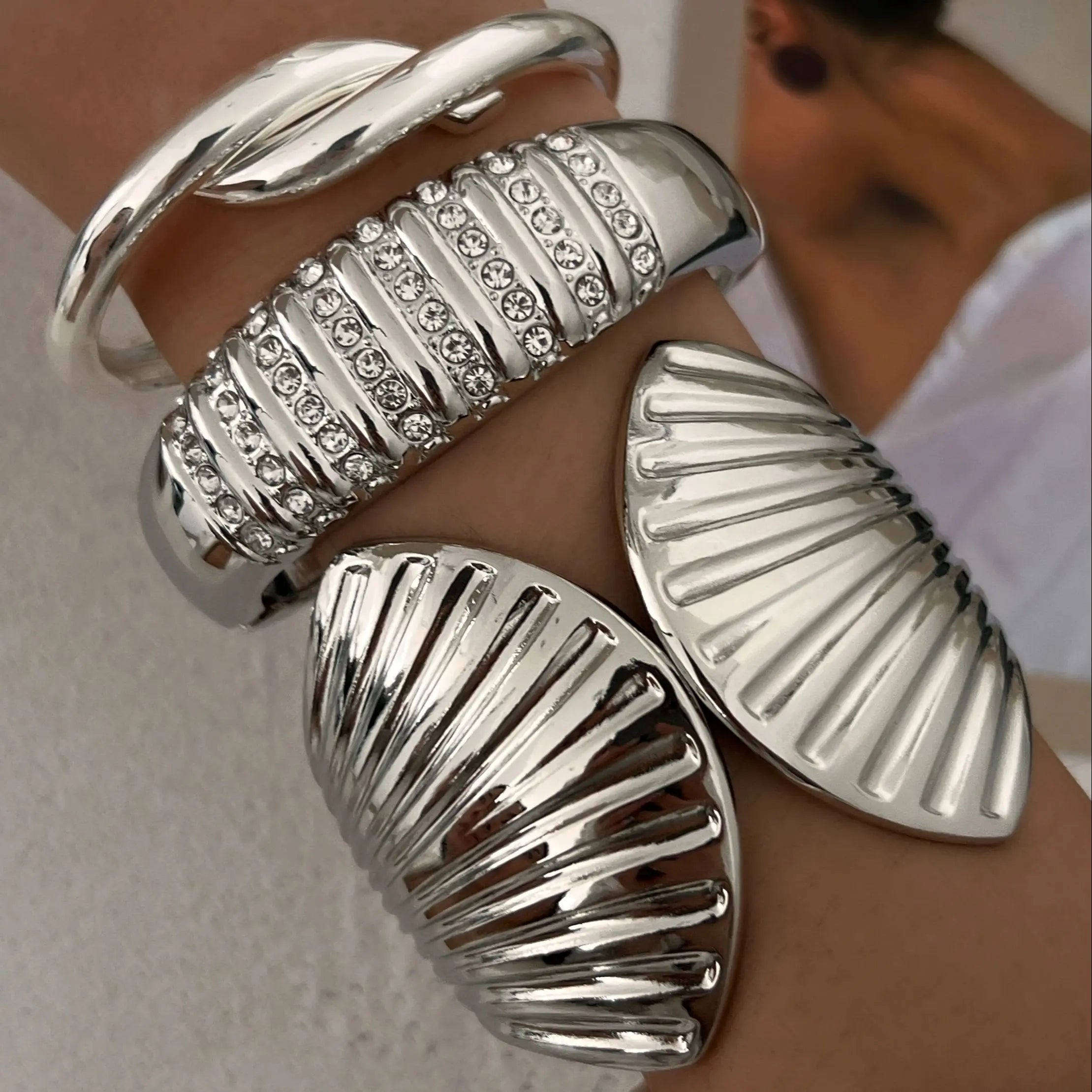 SHIXIN 6 Styles Gold Color Silver Color Scallop-Shaped Spring Bangles for Women Elegant Inlaid Rhinestone Cuff Bangles Bracelet