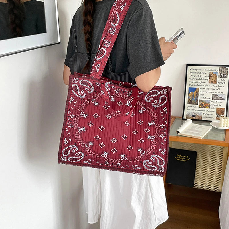 Women Paisley Print Quilted Tote Bag Large Capacity Casual Shoulder Handbag Vintage Bandana Pattern Commuter Shopping Bag