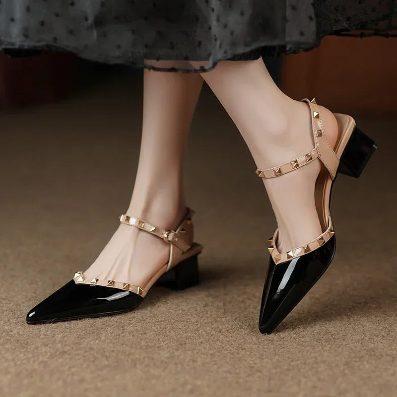 2025 Spring and Autumn New Style Fashionable Comfortable and Elegant Pointed Toe Wear-resistant Casual Rivet Sandals for Women