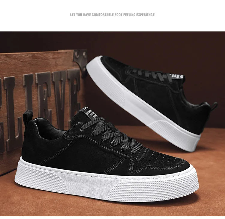 Men's sports soft-soled breathable and comfortable sneakers are trendy to pair with fashionable casual sports shoes