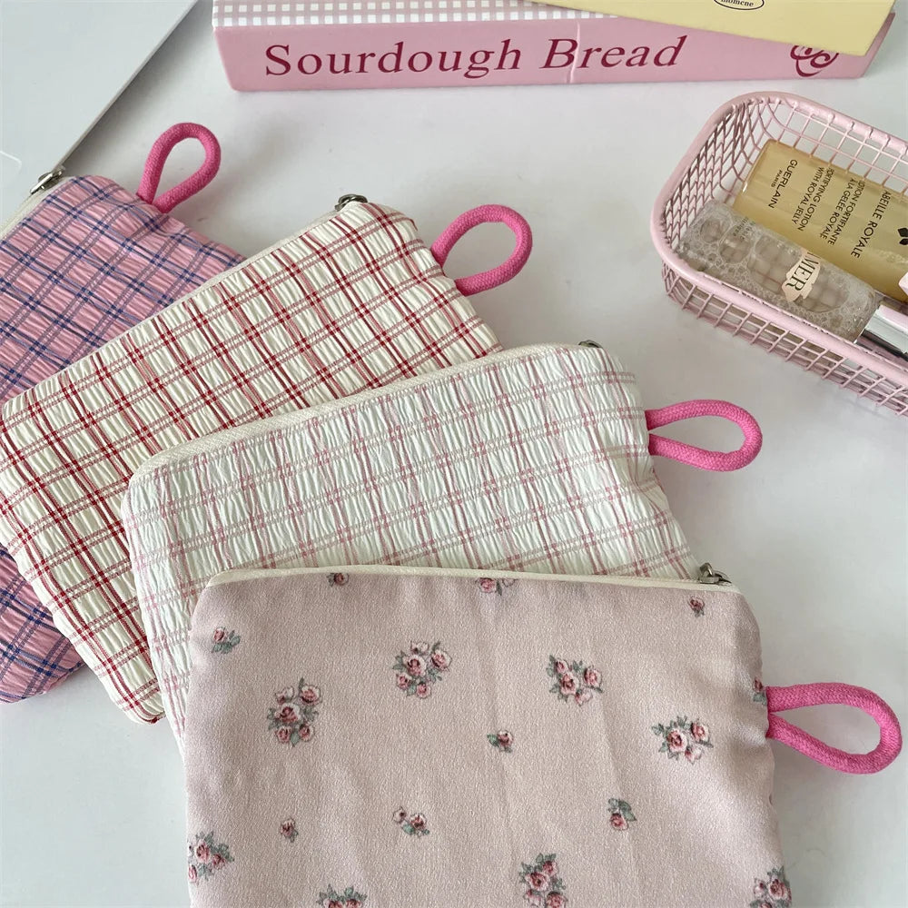 women's Coin Purses Korean Floral Countryside Style Sweet Kawaii Coin Purses Portable Lipstick ID Key Storage Bag Cosmetic Bag