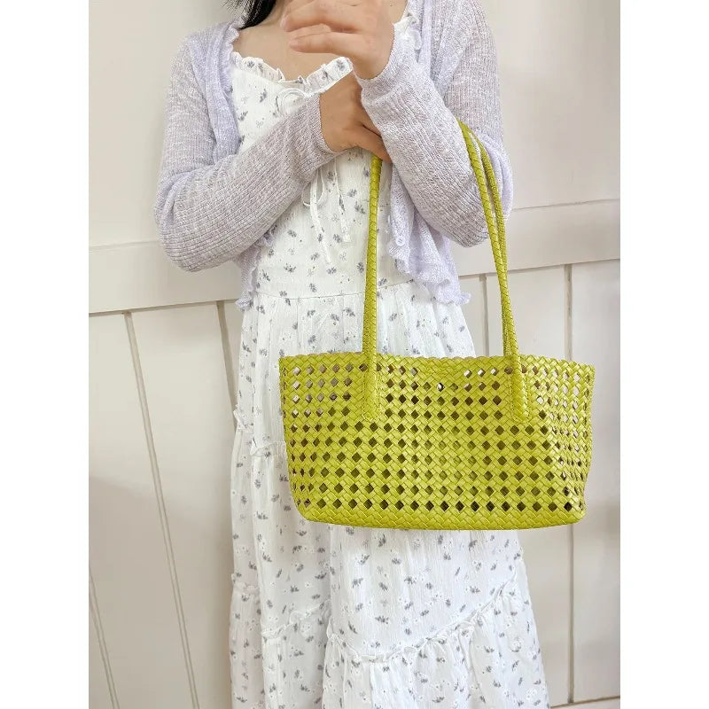 2026 New Fashion Hollow Out Woven Tote Bag for Women Large Capacity Commute Single Shoulder Handbag for Summer