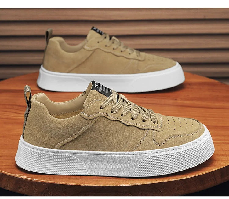 Men's sports soft-soled breathable and comfortable sneakers are trendy to pair with fashionable casual sports shoes