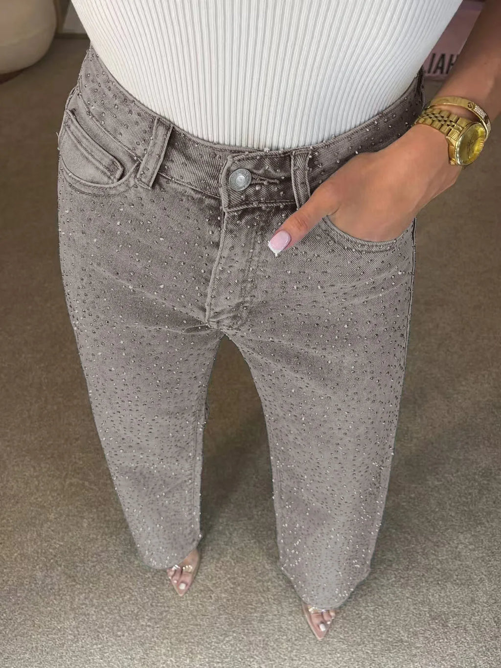 Women's Outfit Featuring Diamond-studded Washed Denim Pants Women's High-waisted Straight-leg Pants, and "hot Girl" Style Pants.