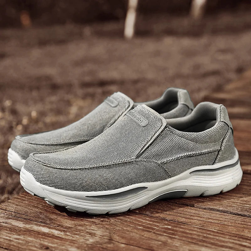Men's Casual Shoes Canvas Breathable Loafers Men 2025 New Male Comfortable Outdoor Walking Shoes Classic Loafers Men Sneakers