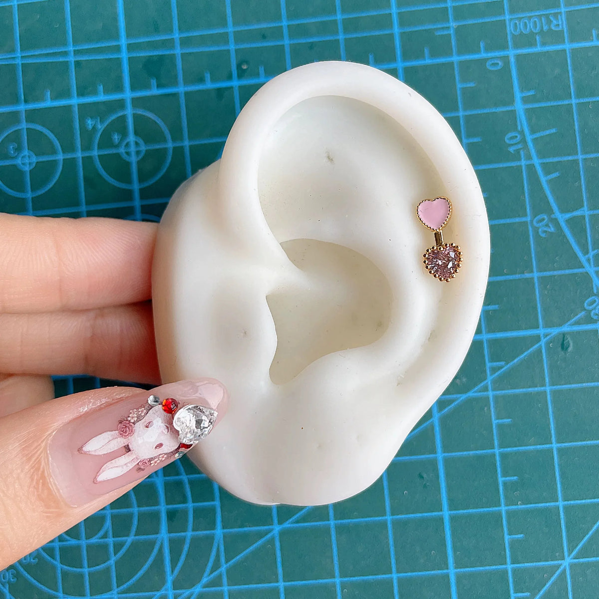 1 PCS New Fashion Cute Pink Zircon Crystal Ear Bone Nail 316L Medical Titanium Steel Earrings for Women Y2K Punk Jewelry
