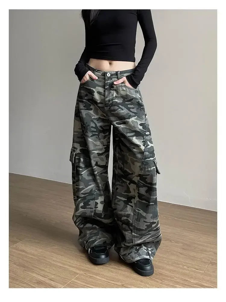 Women Camo Wide Leg Pants Streetwear Loose Trousers with Large Pockets Cool Girl Straight Cut Summer Unisex Bottoms