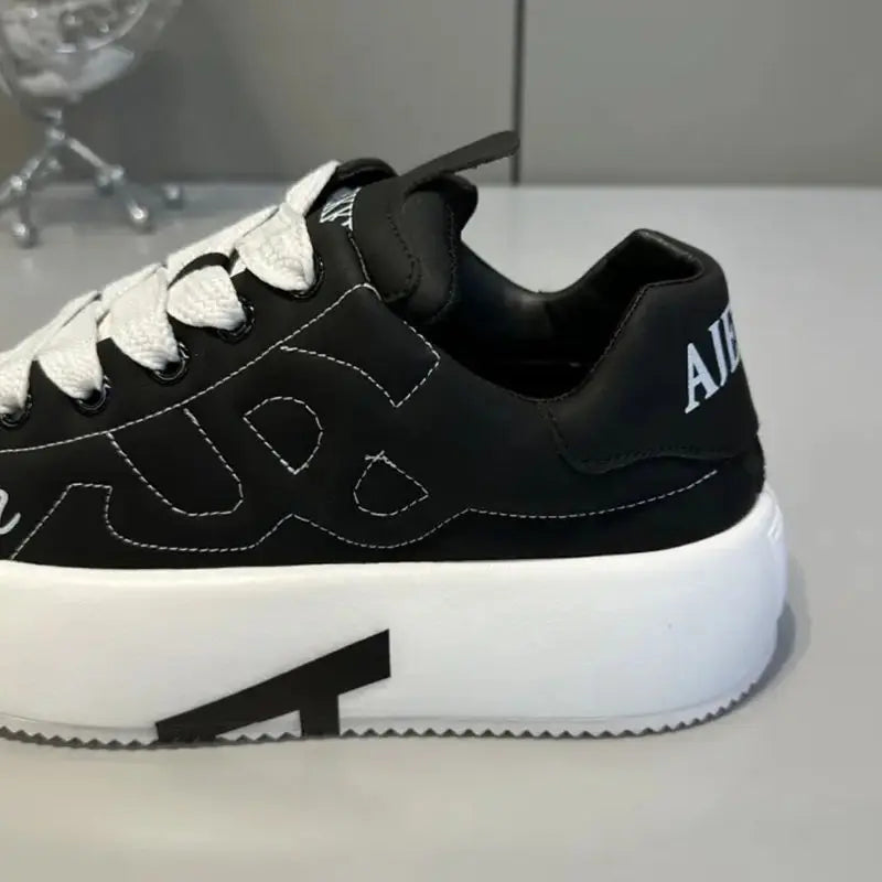 2025 Autumn New Men's Sneakers Round Head Lace-Up Casual Shoes Solid Color Fashion Platform Trend Board Shoes zapatillas hombre