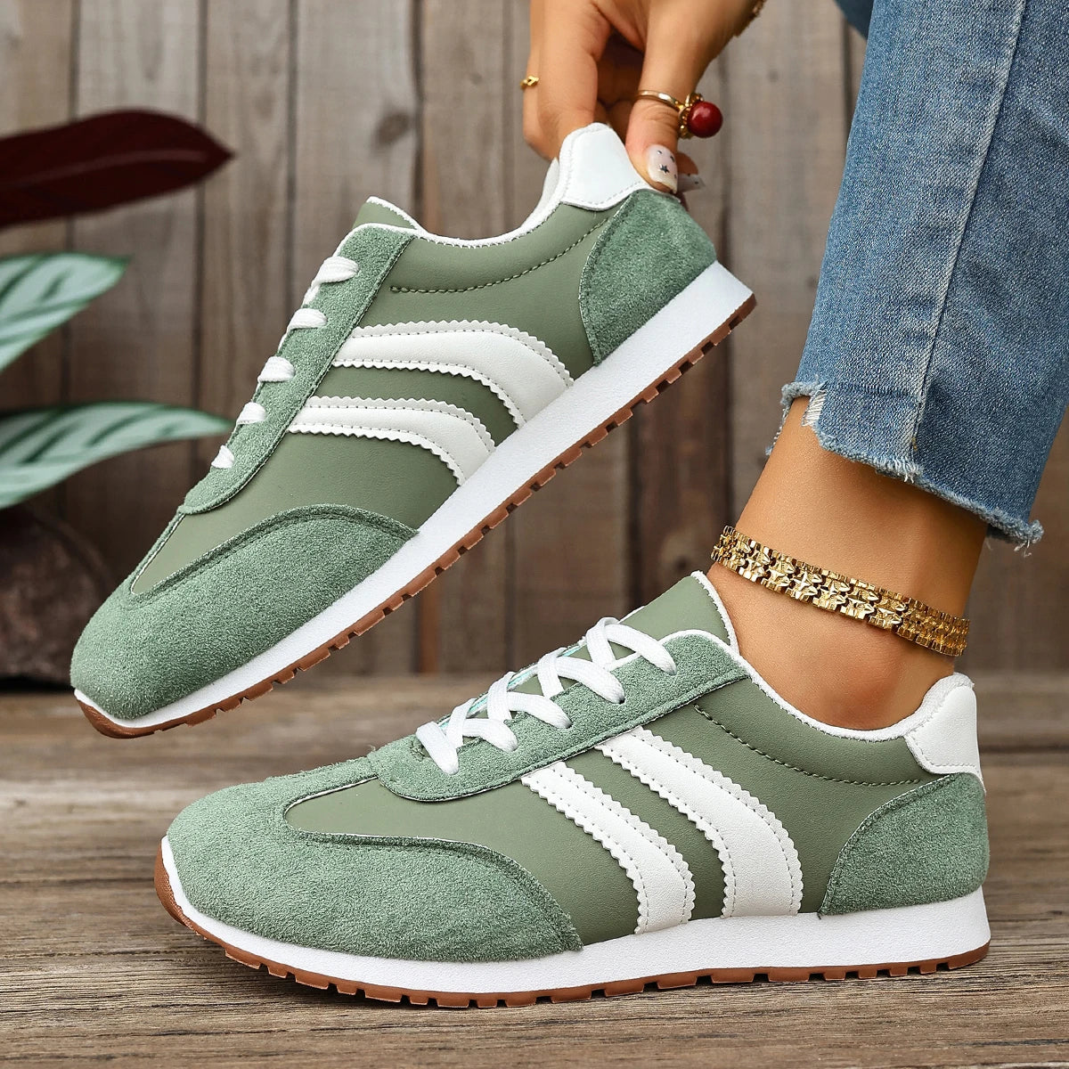 Fashion Women Sneakers 2026 New Breathable Sport Shoes Women Spring Autumn Running Sneakers Casual Lightweight Shoes