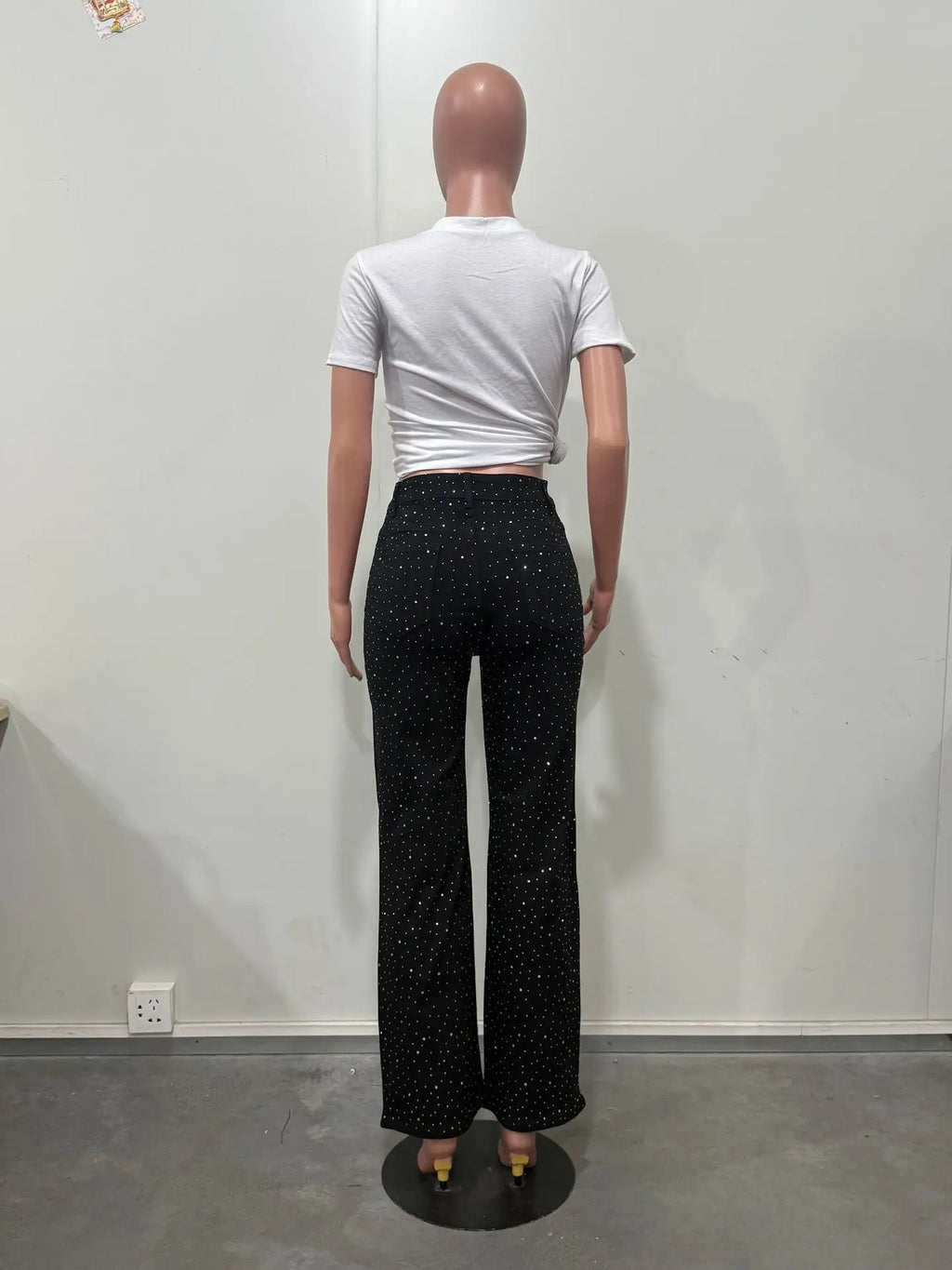 Women's Outfit Featuring Diamond-studded Washed Denim Pants Women's High-waisted Straight-leg Pants, and "hot Girl" Style Pants.