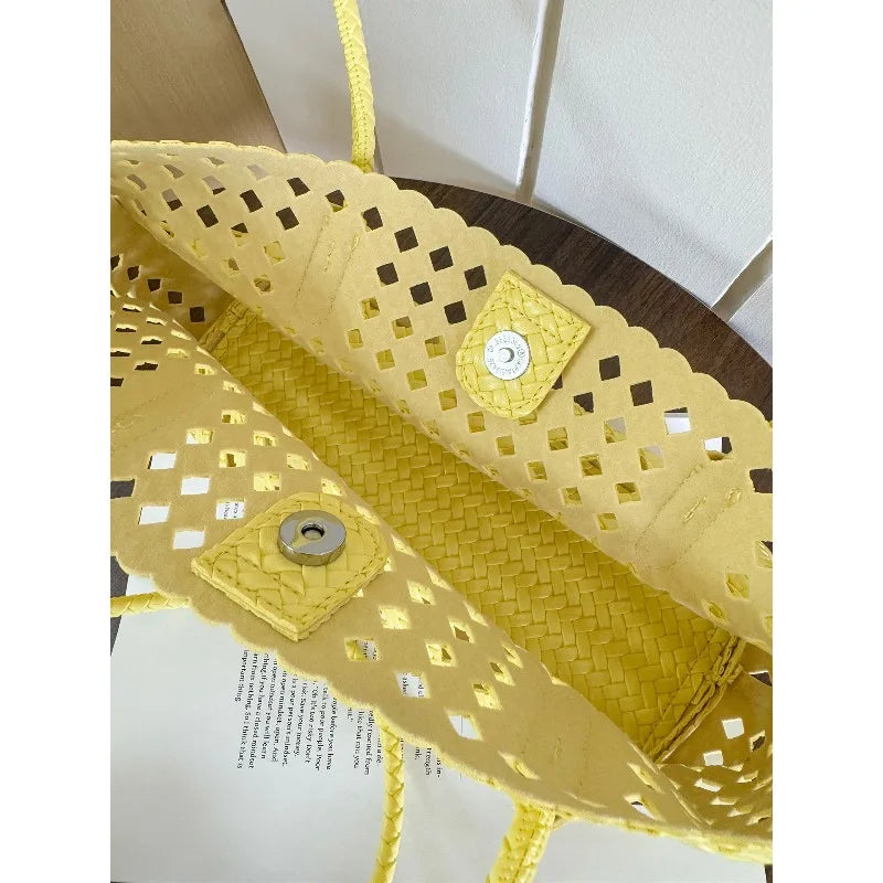 2026 New Fashion Hollow Out Woven Tote Bag for Women Large Capacity Commute Single Shoulder Handbag for Summer