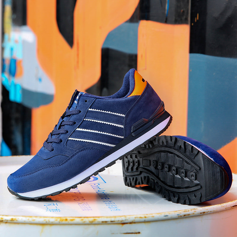 Lightweight Men Sneakers Classical  Suede Leather Men Running Shoes Outdoor Comfortable Sport Shoes Breathable Flat Casual Shoes