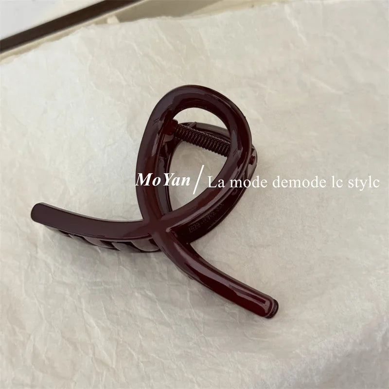 Simple fashion slightly drunk retro dark red grab clip temperament cross hairpin large back head disc hair shark clip