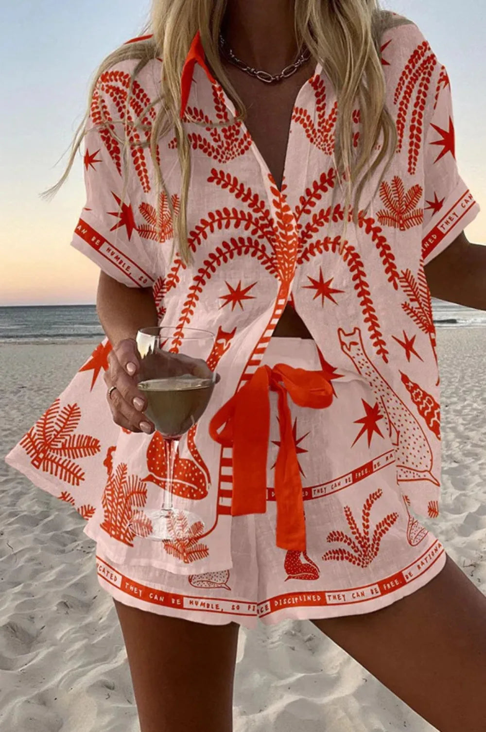 Personalized and Vibrant Beach Style 3D Digital Printed Loose Thin Shirt Casual Summer Women's Top Shorts Two-piece Set