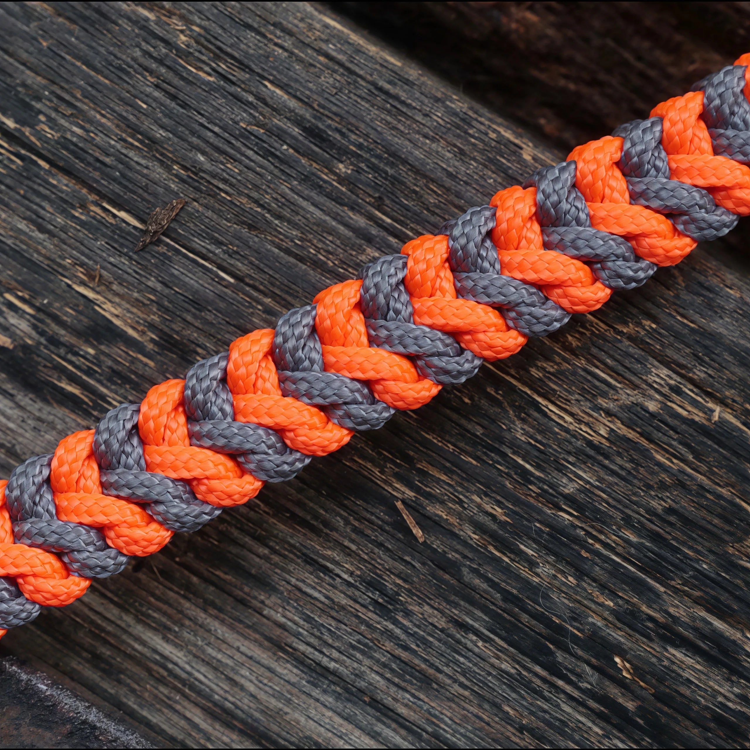 Paracord Survival Bracelet for Men Women, Handmade Tactical Outdoor Rope, Adjustable Hiking Camping Gear