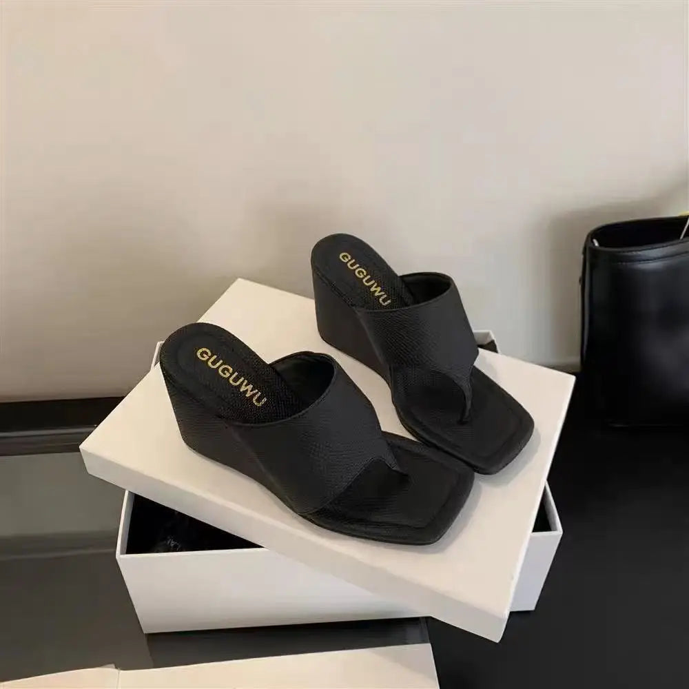 2025 Spring and Autumn New Style Slimming Slope Heel Korean Version Bare Toe Flip Flops Cool Slippers Sandals