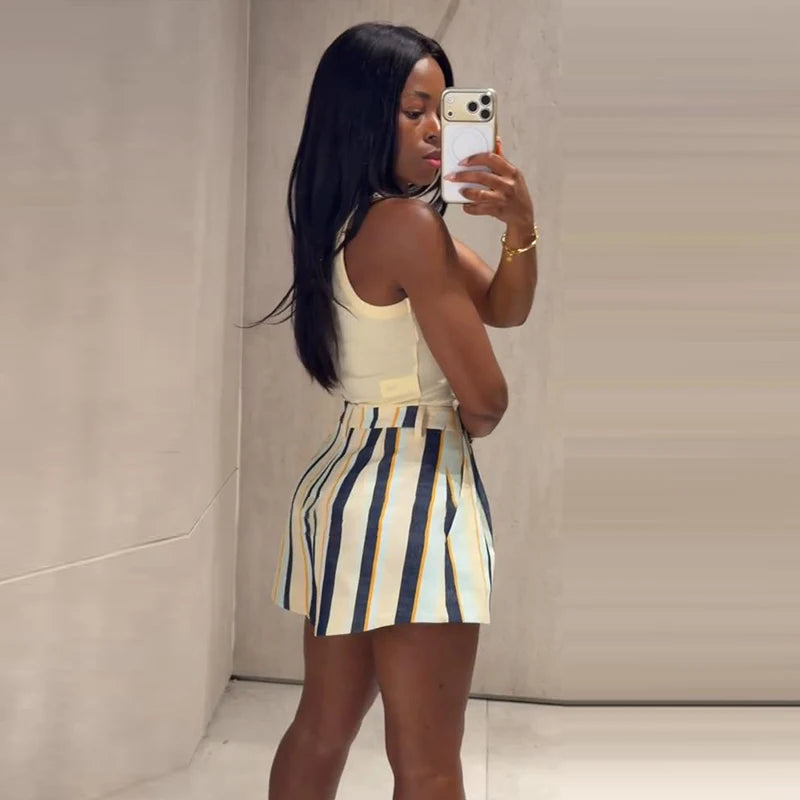 Chic Striped Women's Shorts Loose Mid-Waist Button Pocket Lady Short Pants 2026 Summer Autumn Fashion Female Street Bottoms