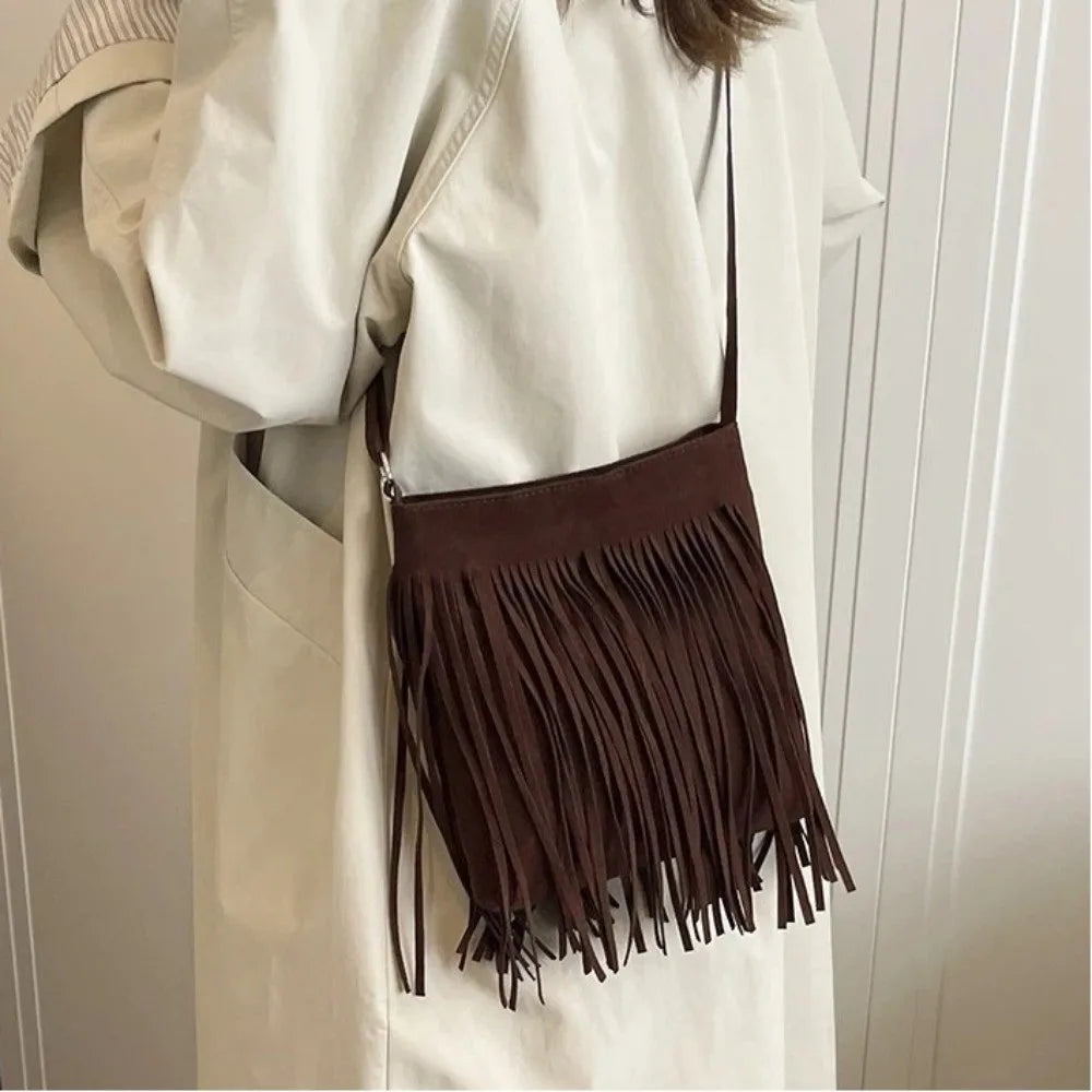 Fashion Suede Fringe Crossbody Bag Large Capacity Solid Color Shoulder Bag Boho Style Adjustable Shoulder Strap Bucket Bag Women