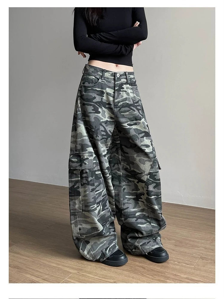 Women Camo Wide Leg Pants Streetwear Loose Trousers with Large Pockets Cool Girl Straight Cut Summer Unisex Bottoms