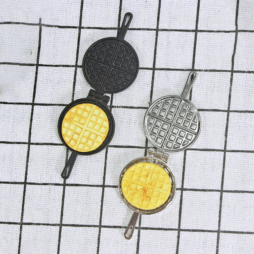 1Pcs 1/12 Dollhouse Miniature Accessories Mini Waffle Mold Frying Pan Food Model Toys for Doll House Decoration
