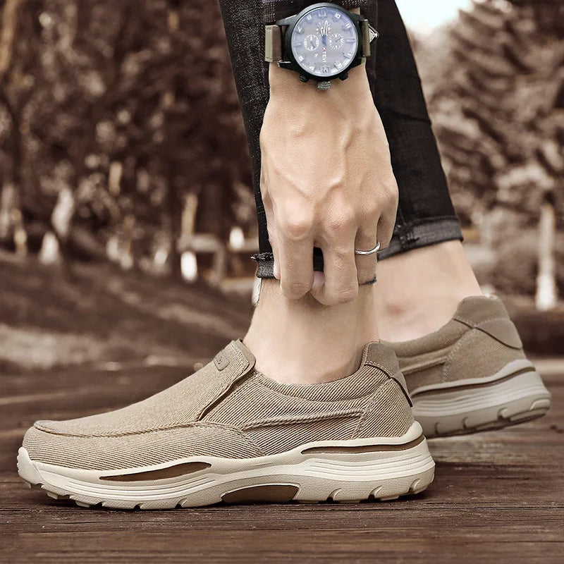 Men's Casual Shoes Canvas Breathable Loafers Men 2025 New Male Comfortable Outdoor Walking Shoes Classic Loafers Men Sneakers