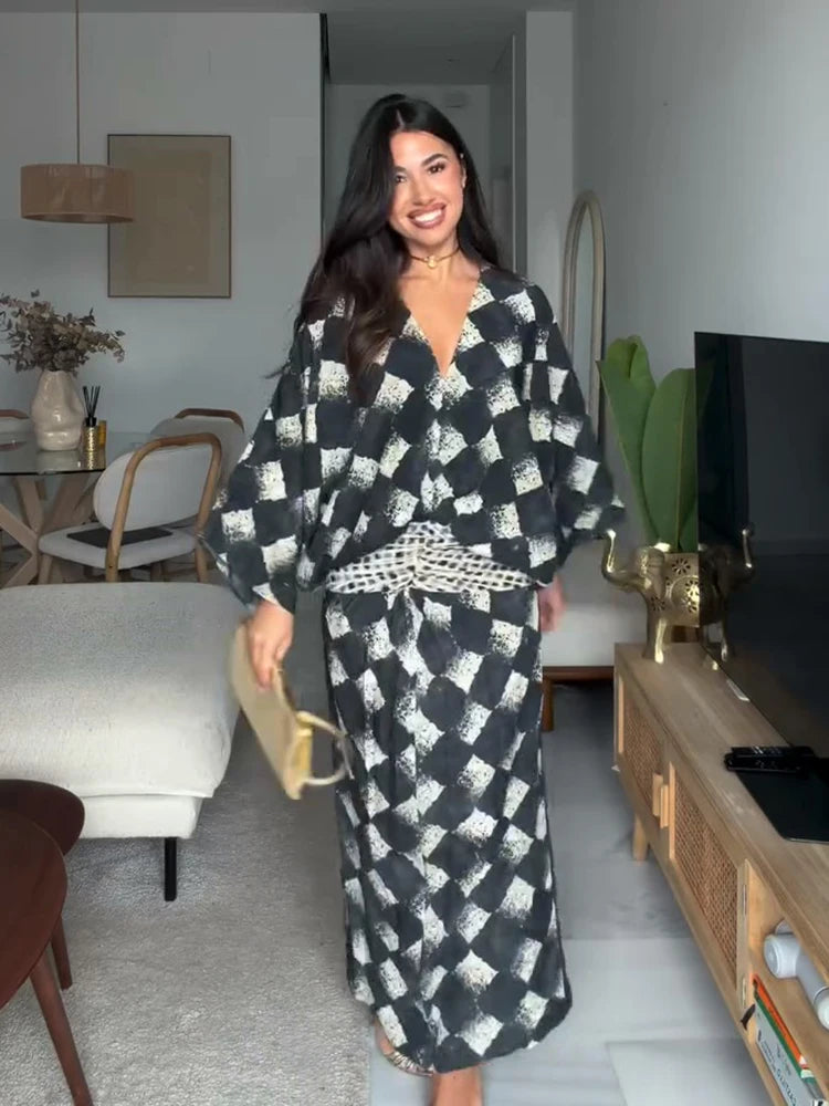 V-Neck Loose Waist Cinched Long Dress Woman Contrasting Colors Short Sleeve Pleated Maxi Dresses Chic Vacation Women's New Dress