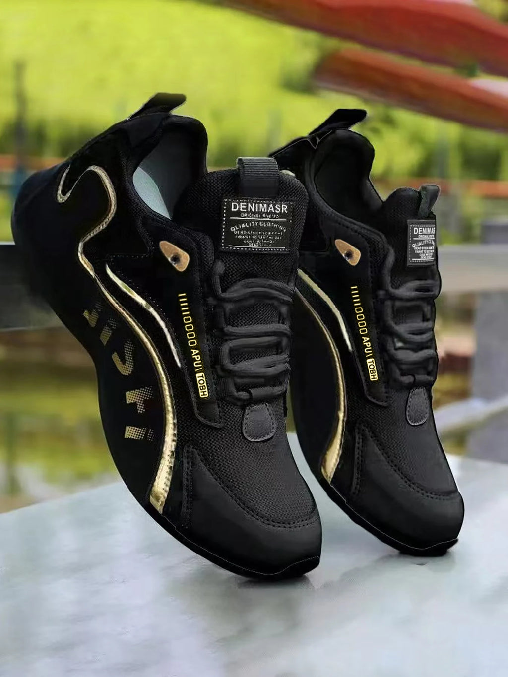 A Pair of Breathable Men's Training Shoes with Lace-Up Design, Comfortable and Lightweight, Suitable for Sports, Outdoor Activities, Commuting, and Casual Wear, Large Size Running Training Shoes