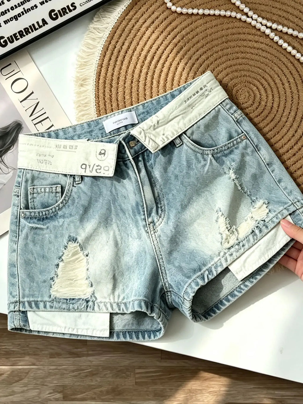 Retro Flanged Waist Ripped Denim Shorts Women's Summer Sexy Hip-wrapped Straight Hot Pants