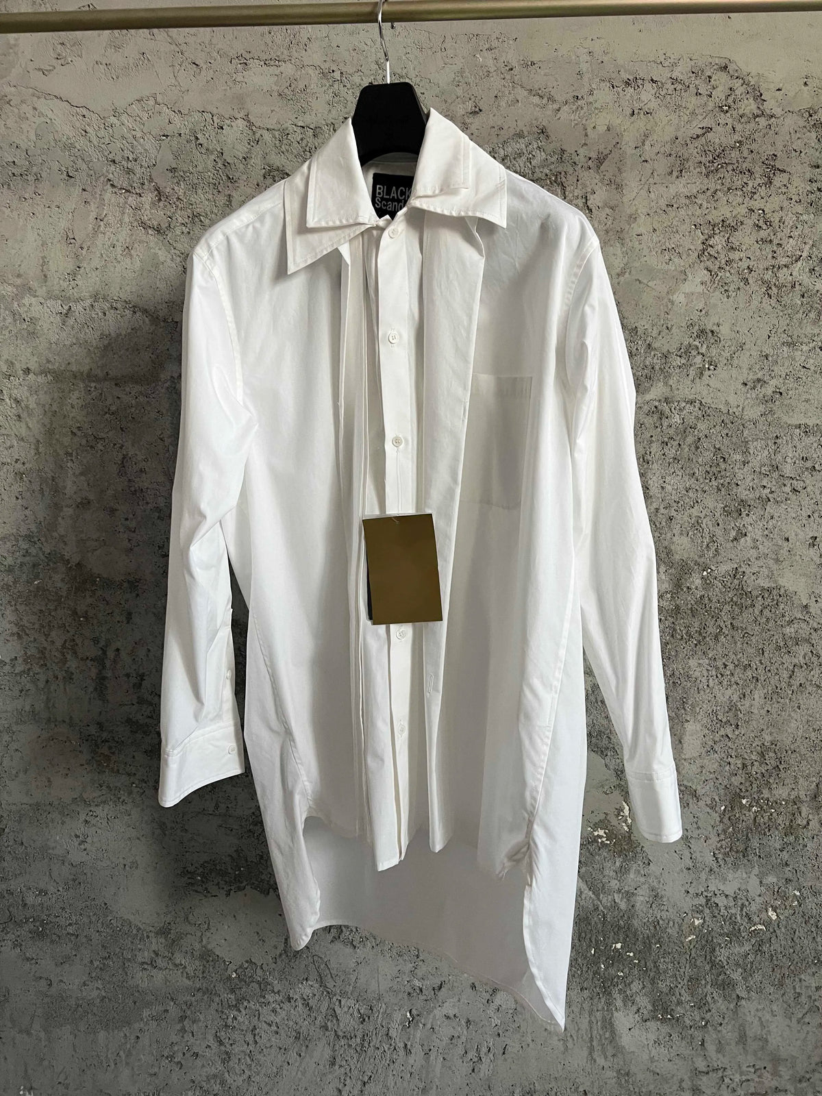 Original design detachable collar contrasting color shirt, cotton asymmetrical collar white and black shirt design