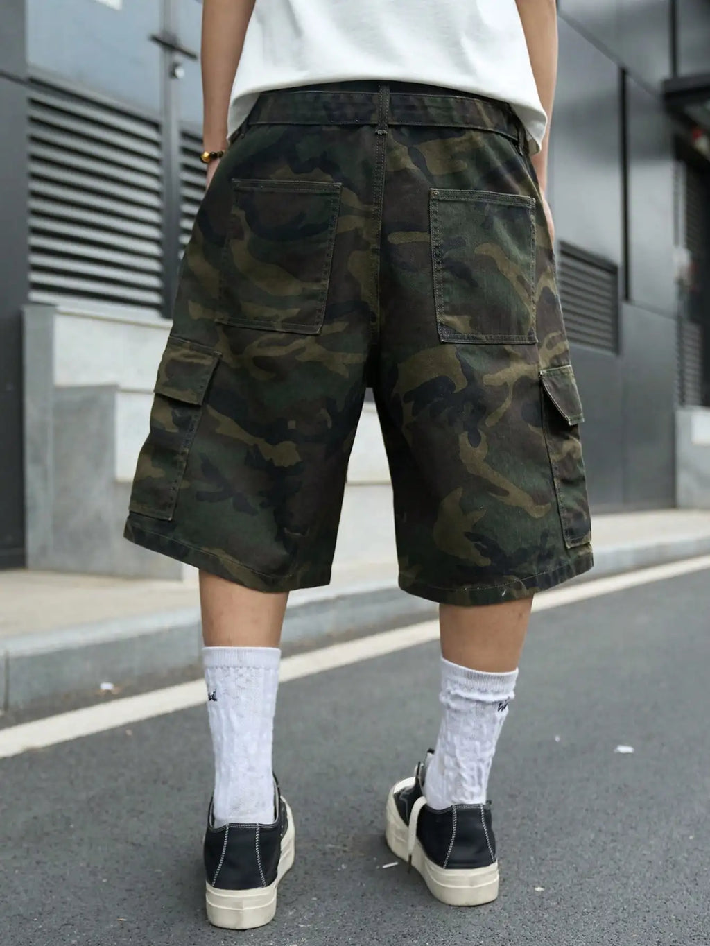 Men's Vintage Camouflage Cargo Shorts, Streetwear Loose Knee-Length Multi-Pocket Shorts with Belt Buckle