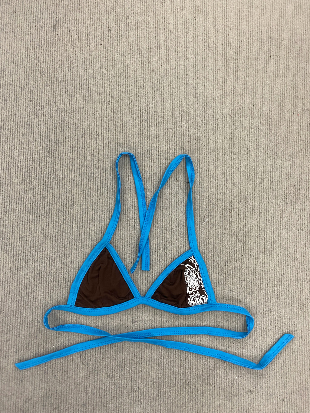 Summer 2026 Neck-Tied Triangle Cup Bikini American Retro Minimalist Sexy Spice Girl Style Printed Swimsuit for Women