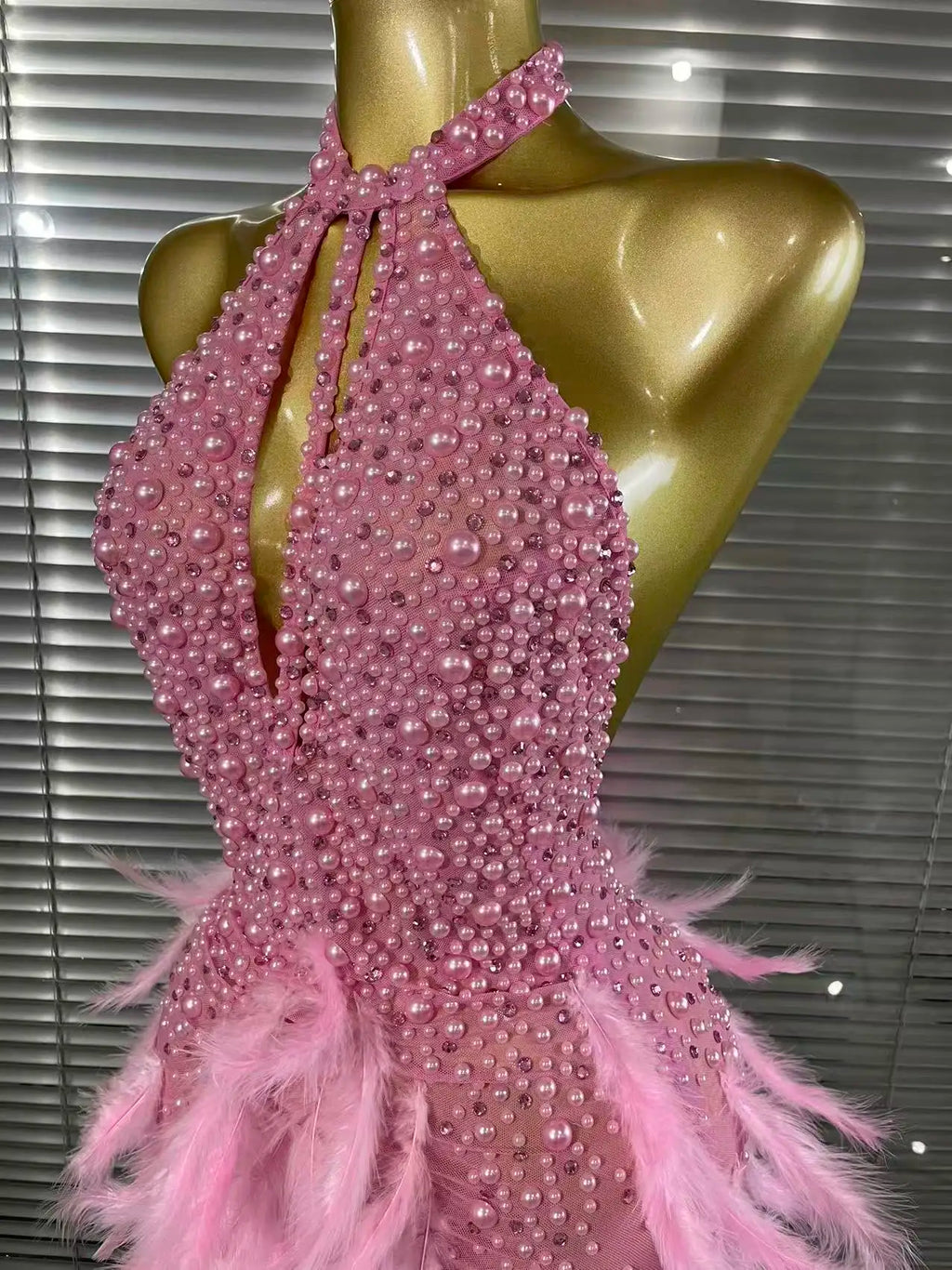 Shining Beading Women Sexy Halter Backless Feathers Bodycon Mini Dress Nightclub Party Celebrate Birthday Photoshoot Outfit