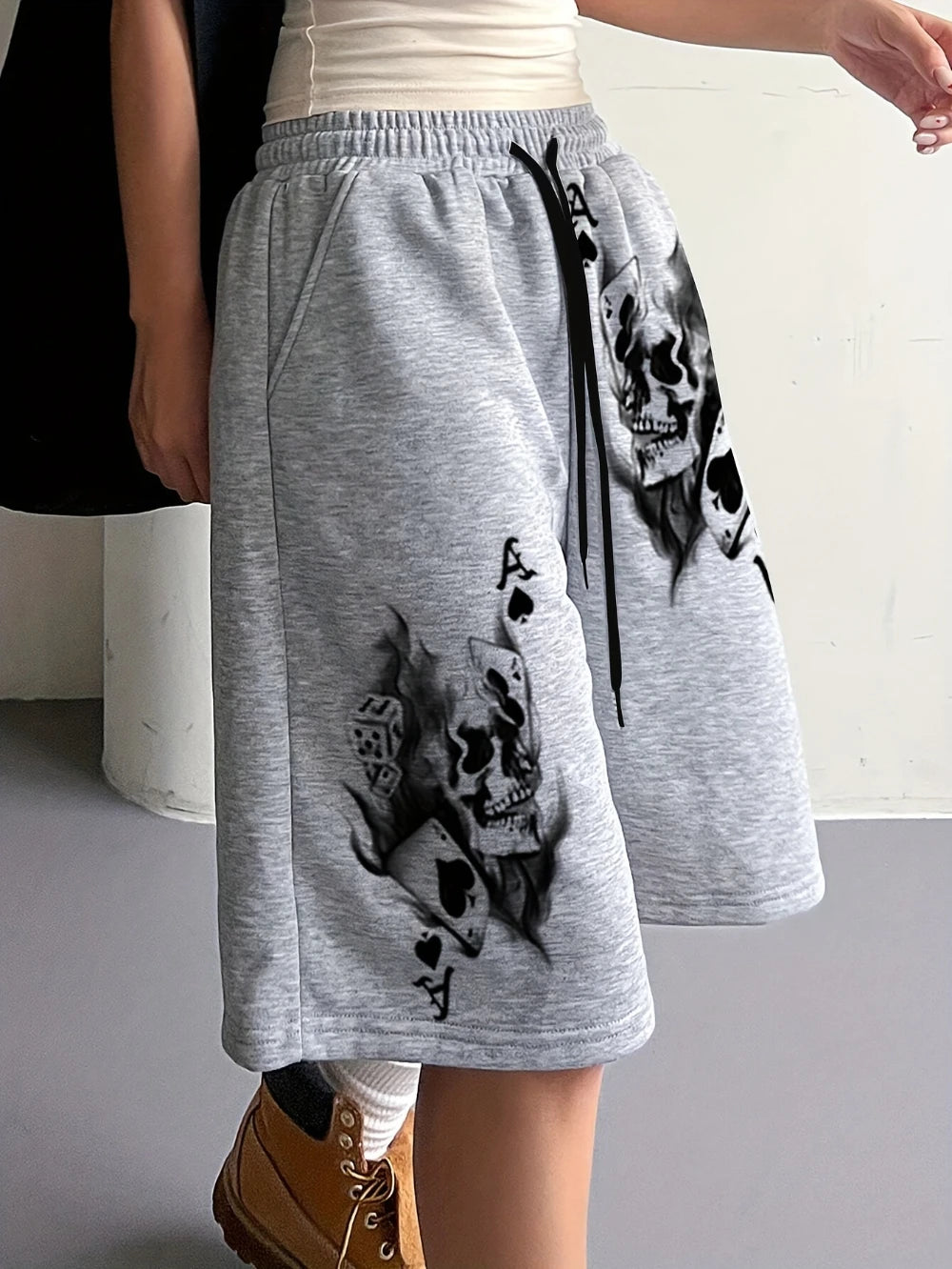 Women's Fashion Skull Print Capri Shorts Hip-Hop Summer Letter Trendy Loose Casual Five-Point Shorts Straight-Cut Unisex Shorts
