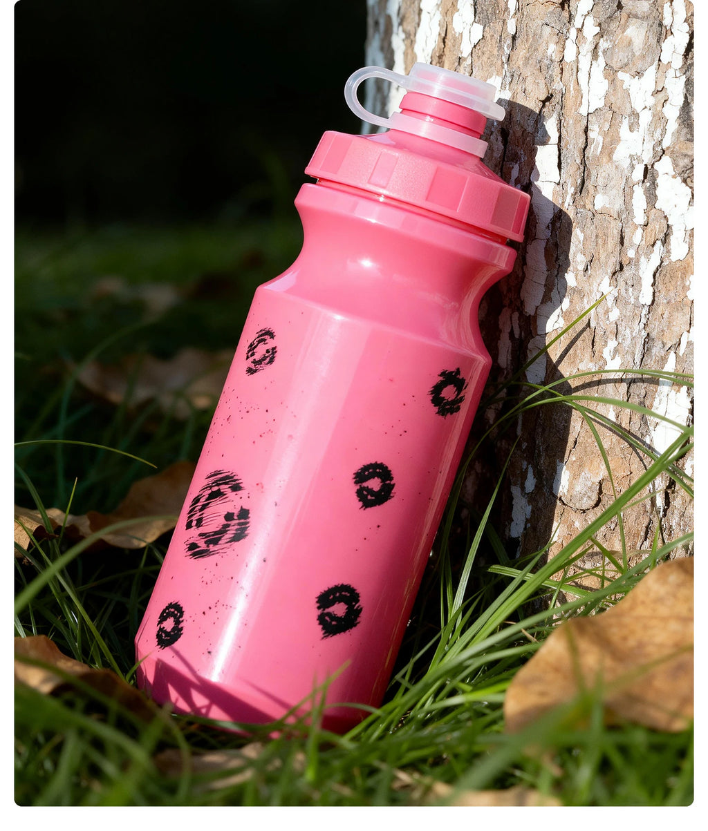 ROCKBROS Cycling Water Bottle 600ml Large Capacity Lightweight Squeeze Type Sports Bottle with Dust Cover Leakproof Water Bottle