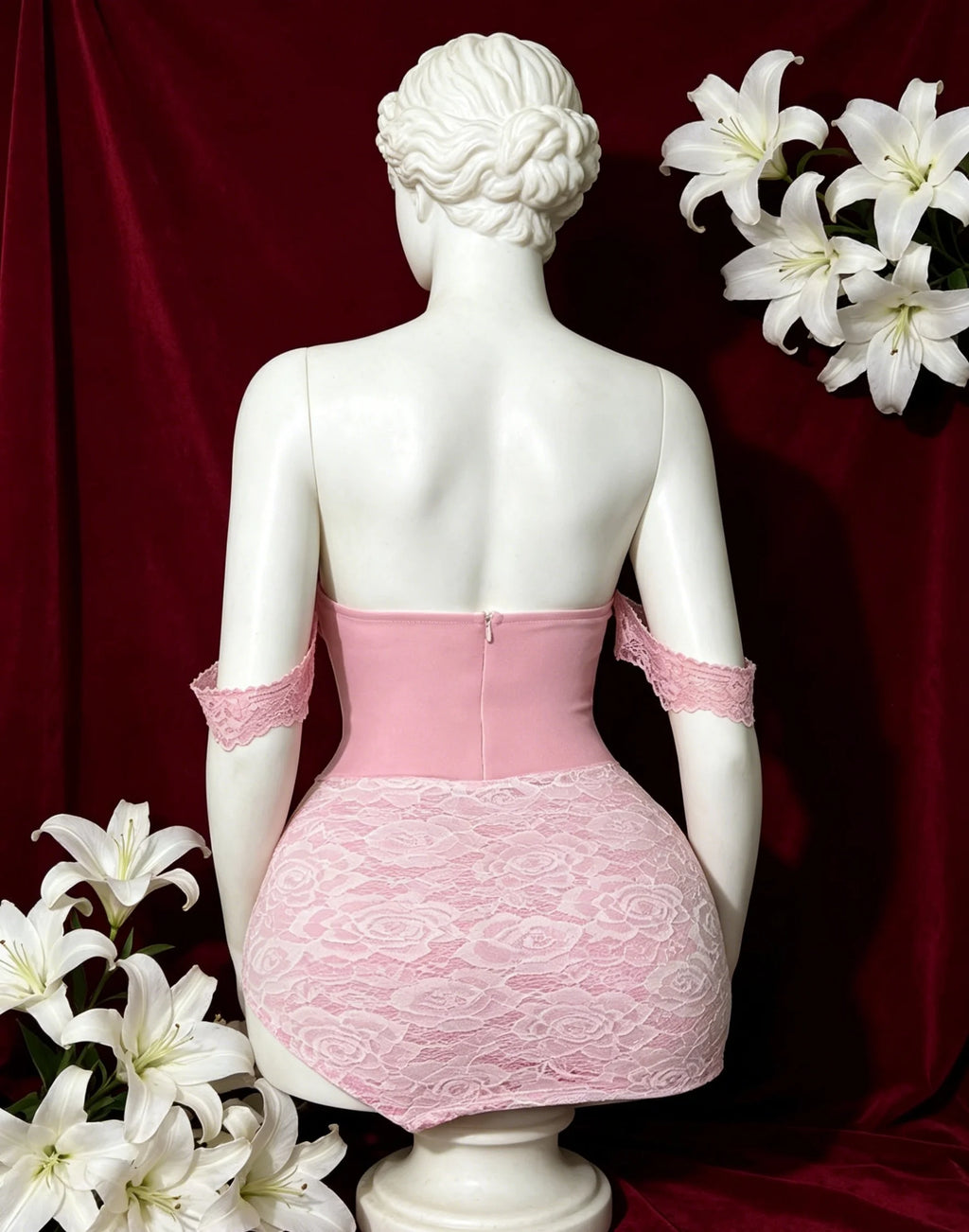Fragments.SPECIAL LINK:THE MASCOT'SLITTLE GIFT.】 Coquette Pink Lace Bustier Mini Dress with Lace Trim Detail