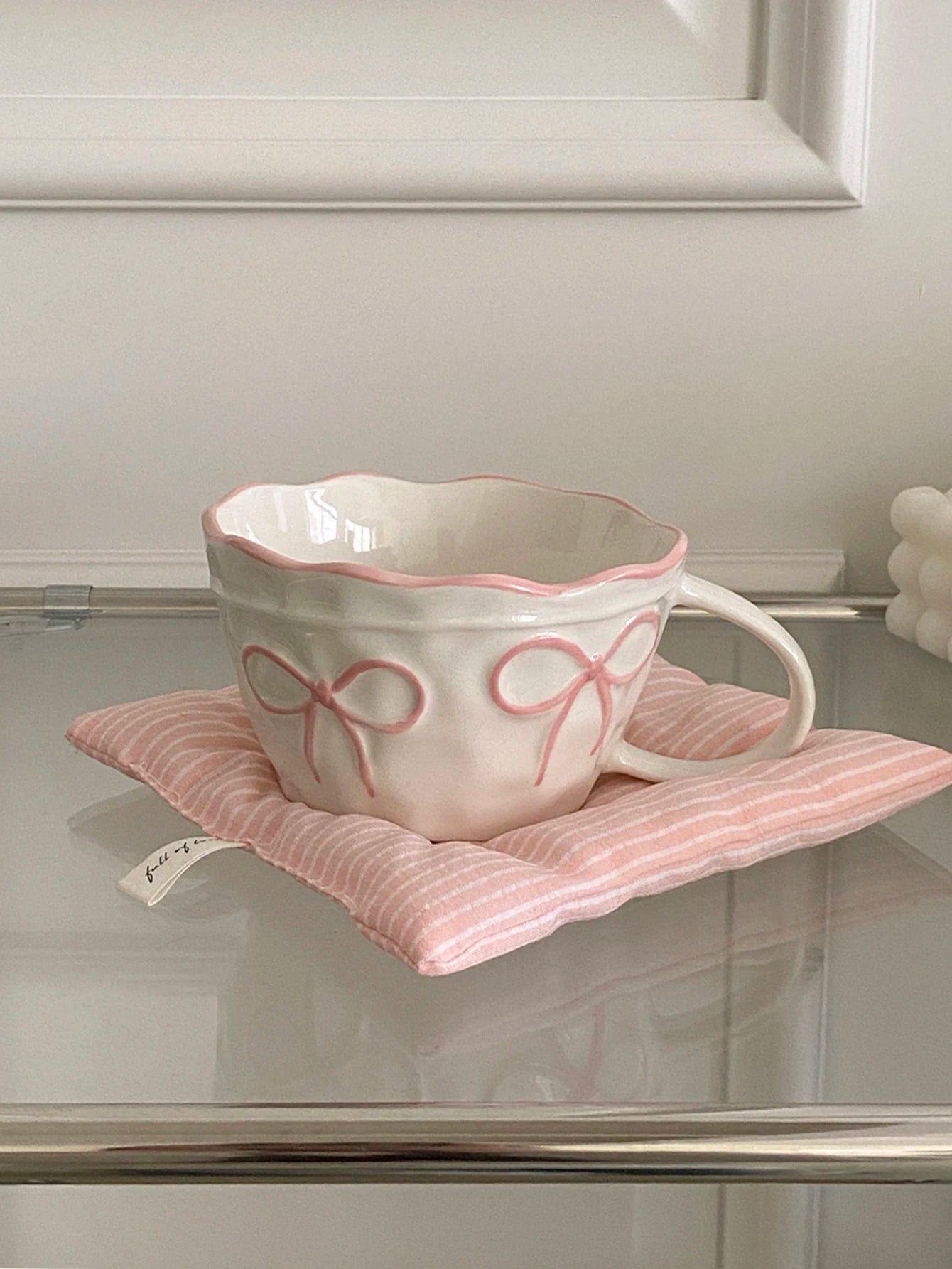 1Pc Ceramic Mug with Bowknot, Exquisite and Simple Design, Large Capacity Couple's Matching Mug, Suitable for Home Decoration, Home Drinking, Candlelight Dinner, Coffee Latte Art Cup, Holiday Gift, Exquisite Gift