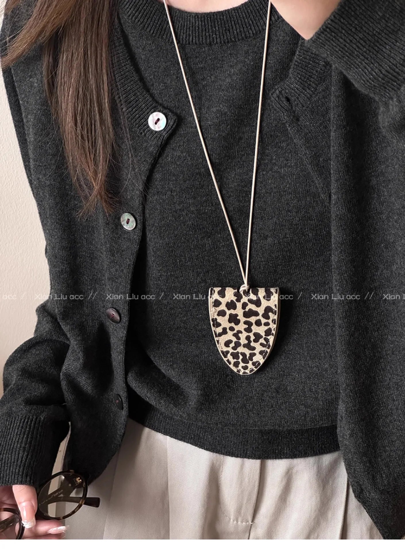 Leopard Print Eyeglasses Storage Bag Durable Hanging Neck Clip Easy Access Protection Simple Pendant Design