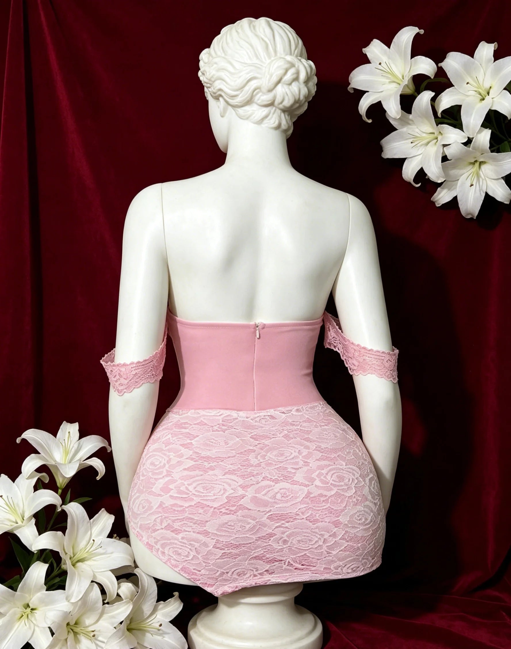 Fragments.SPECIAL LINK:THE MASCOT'SLITTLE GIFT.】 Coquette Pink Lace Bustier Mini Dress with Lace Trim Detail
