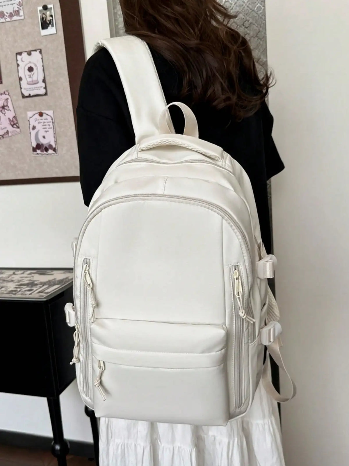 Fashionable and Casual Lightweight Nylon Backpack Large Capacity Multi Compartment Student Bag Travel Bag Suitable for Daily Use