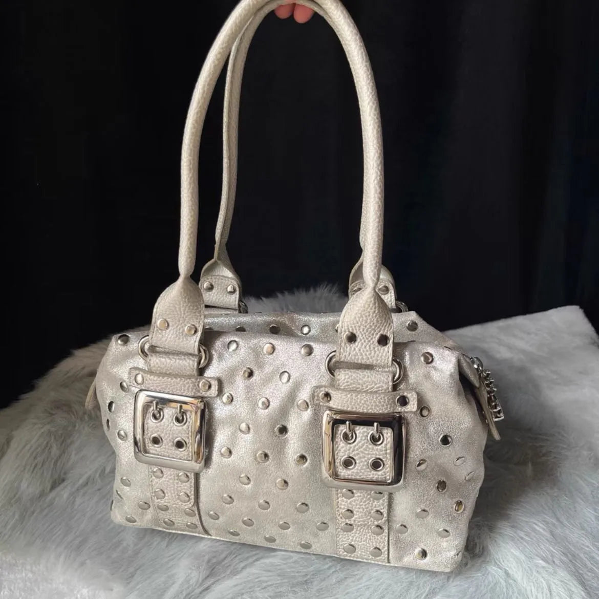 Korean Hot Girl Studded Y2K Tote Bag Women Polka Dot Leather Large Capacity Underarm Bag Ladies Retro Harajuku Handbag Chic 2026