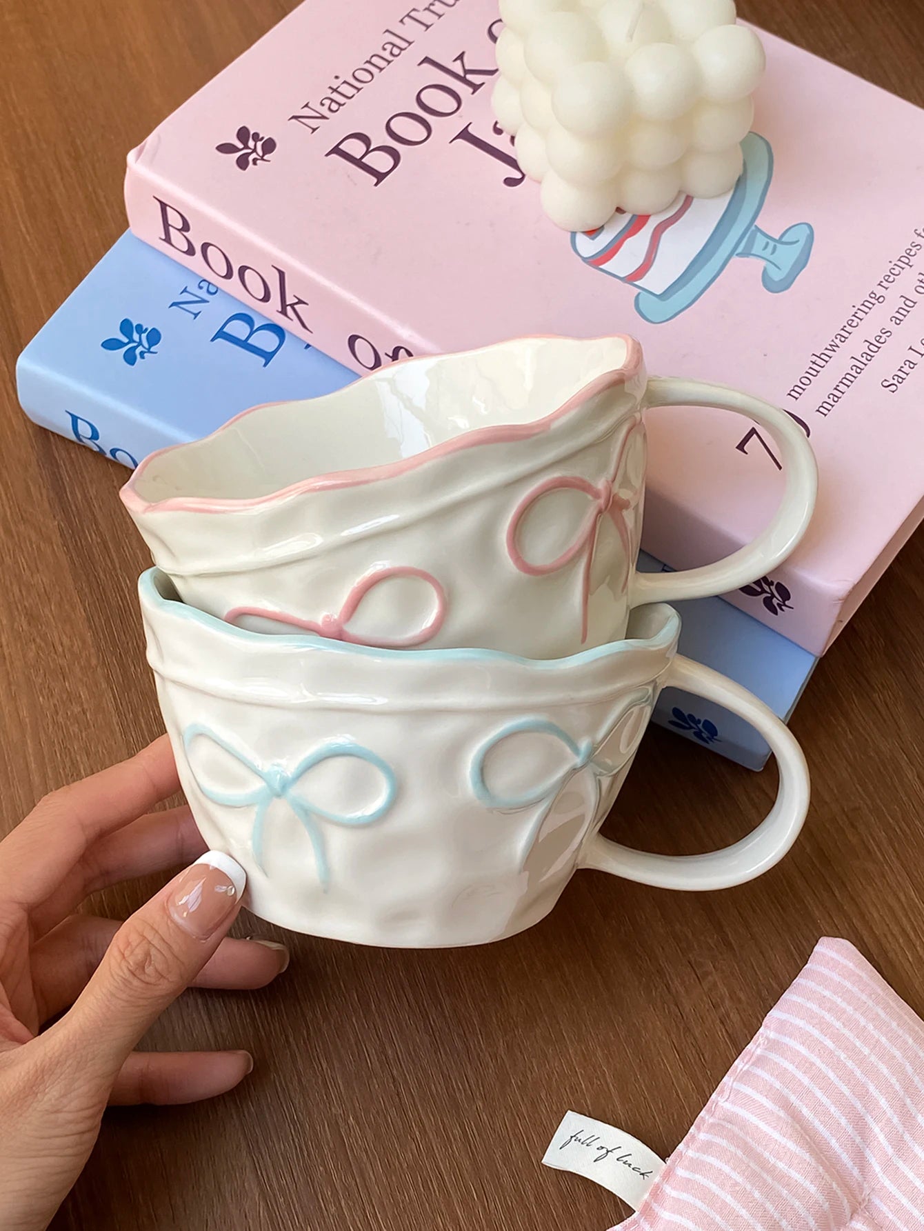 1Pc Ceramic Mug with Bowknot, Exquisite and Simple Design, Large Capacity Couple's Matching Mug, Suitable for Home Decoration, Home Drinking, Candlelight Dinner, Coffee Latte Art Cup, Holiday Gift, Exquisite Gift