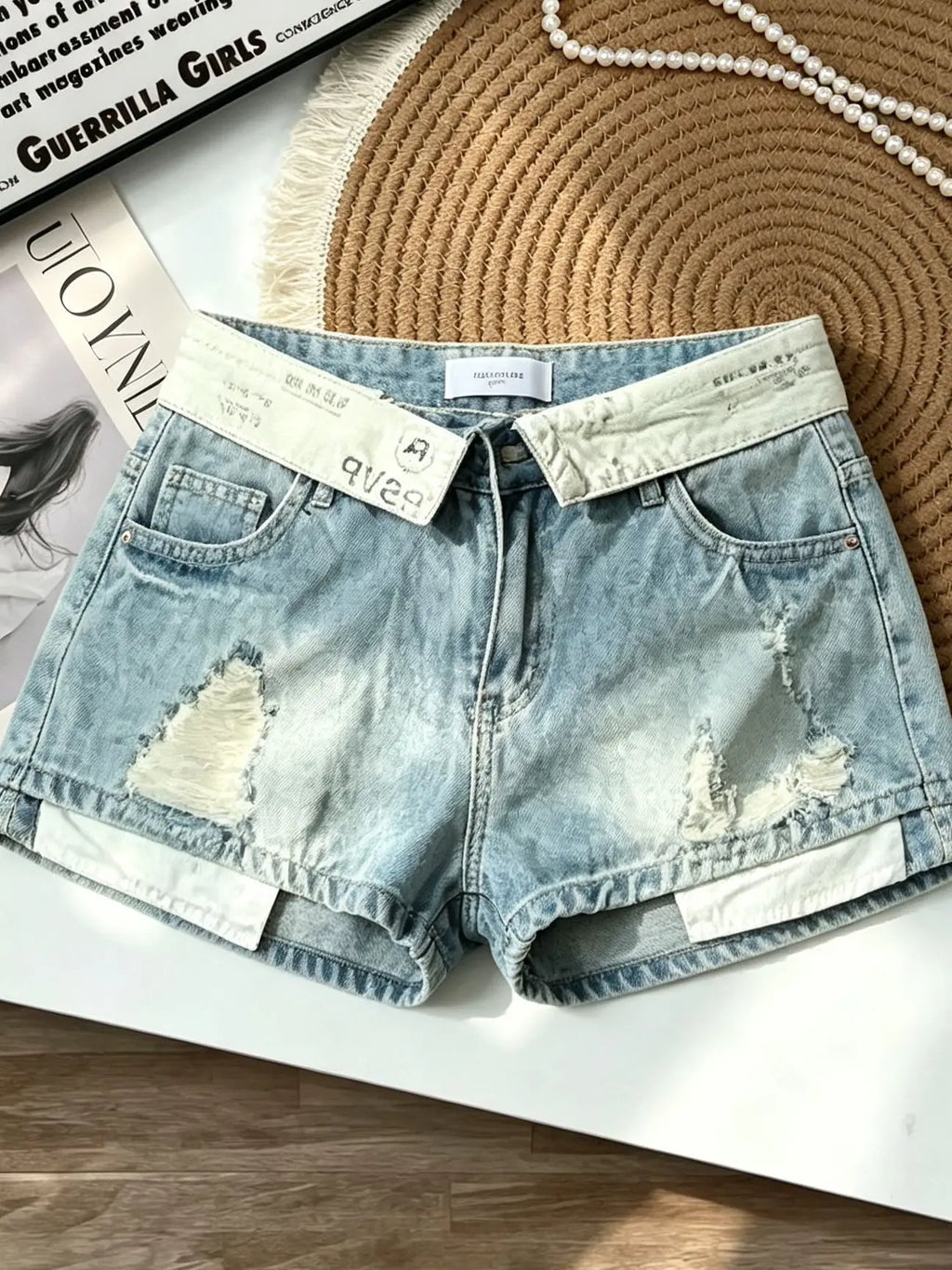 Retro Flanged Waist Ripped Denim Shorts Women's Summer Sexy Hip-wrapped Straight Hot Pants