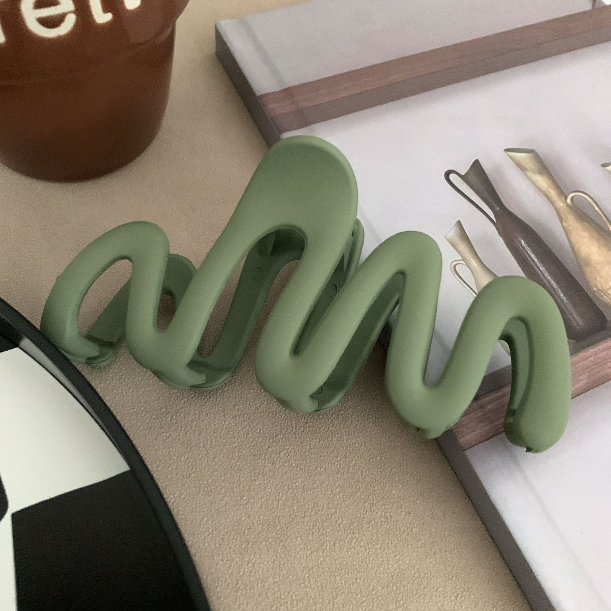2023 New Trendy Curve Matt Hair Claw Clip Large Shark Crab Hair Clips Women Hair Accessories INS Female Back of Head Hairpin