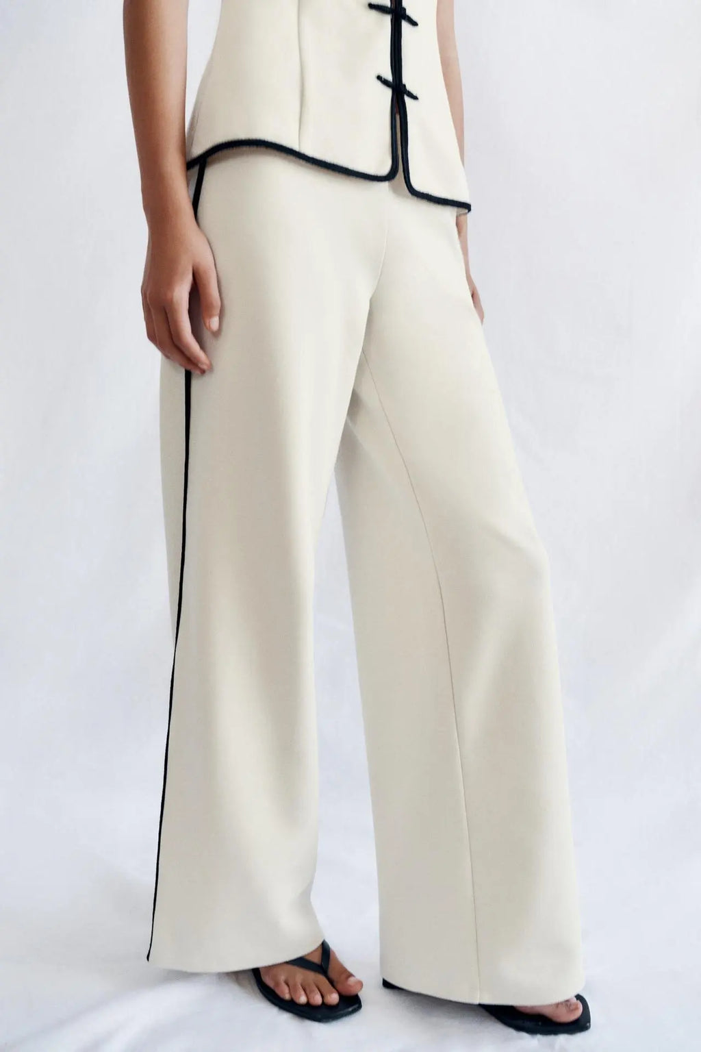 No-Sleeve round Neck Rope Knot Top with Wide Leg Pants Straight Cut Color Block Design Women's Fashion Set Autumn Collection