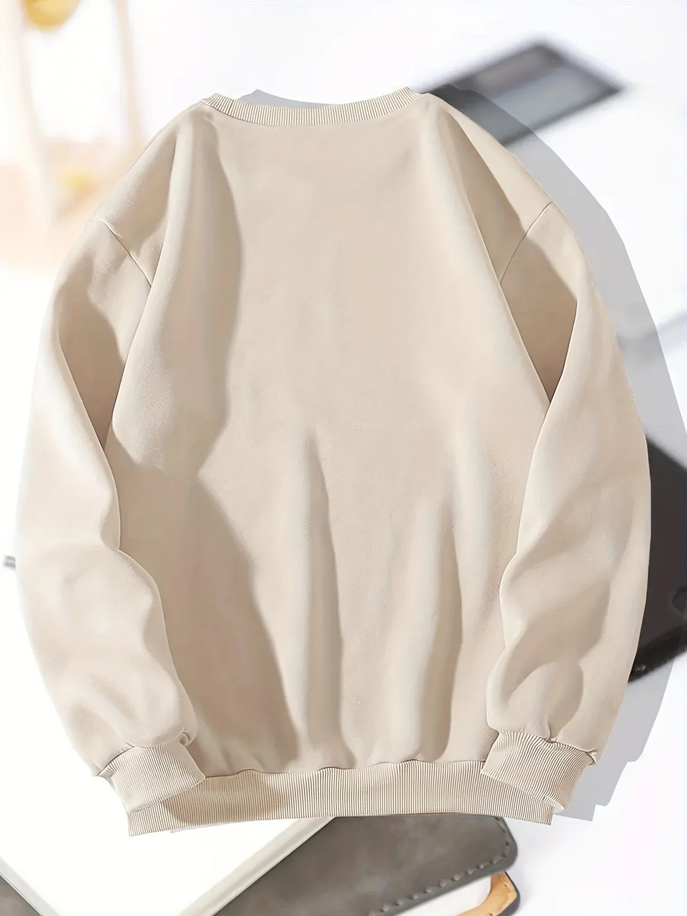 Men's autumn and winter fashionable casual loose cartoon bear graphic printed long sleeved round neck sweatshirt